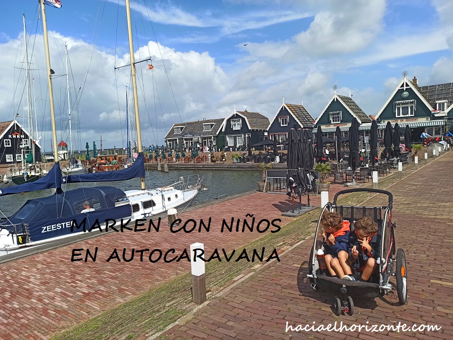 blo de Marken con los niños