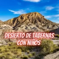 desierto de tabernas con niños en autocaravana