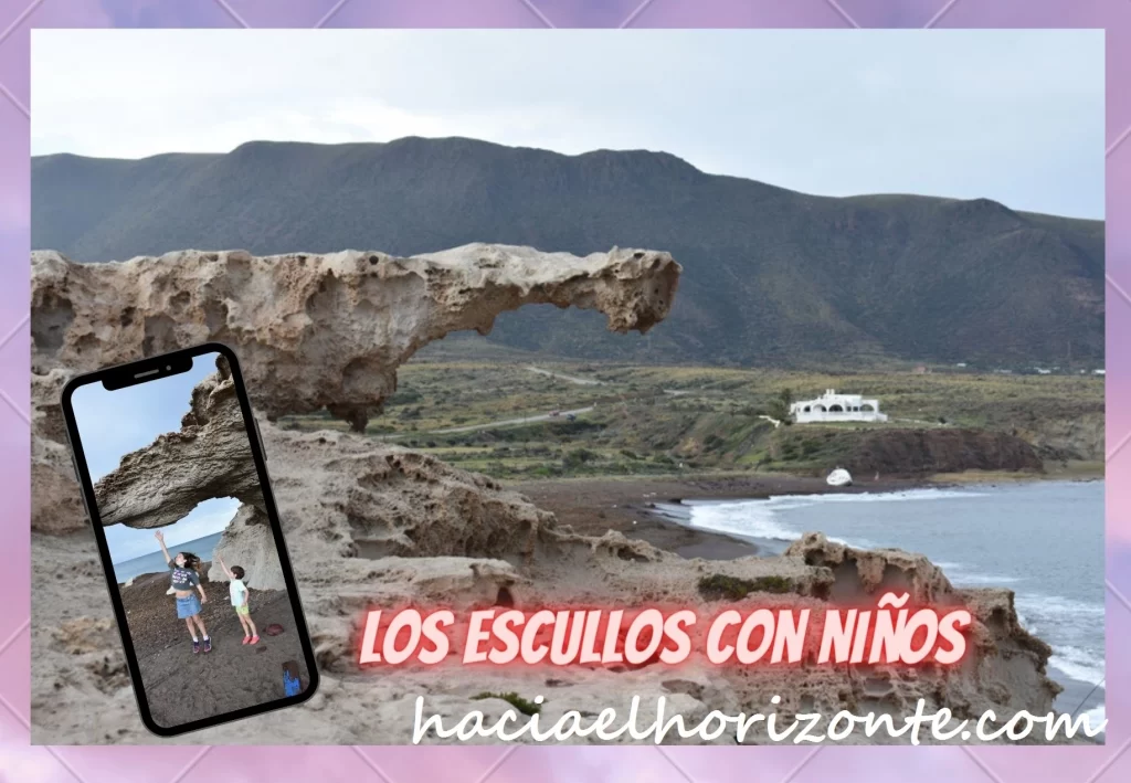 playa de los escullos y dunas fósil con niños en autocaravana