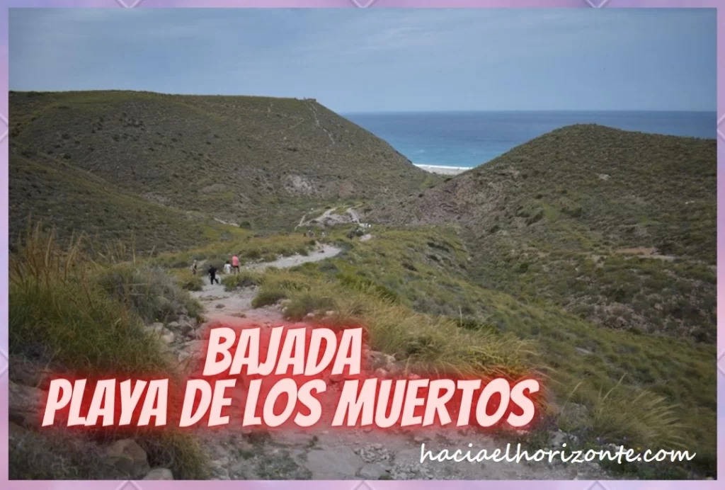 bajada a la playa de los muertos con niños en autocaravana