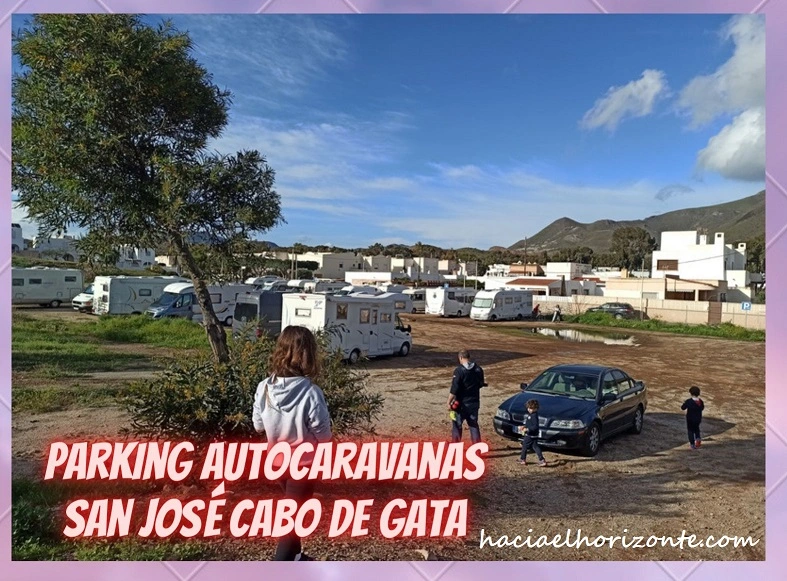 Parking y area de autocaravanas en San josé en el cabo de gata con niños