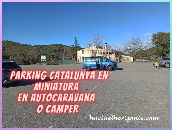 catalunya en miniatura con niños en autocaravana